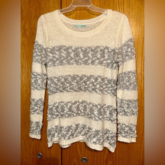 Maurices White and Silver Long-Sleeved Sweater Large - Picture 1 of 6